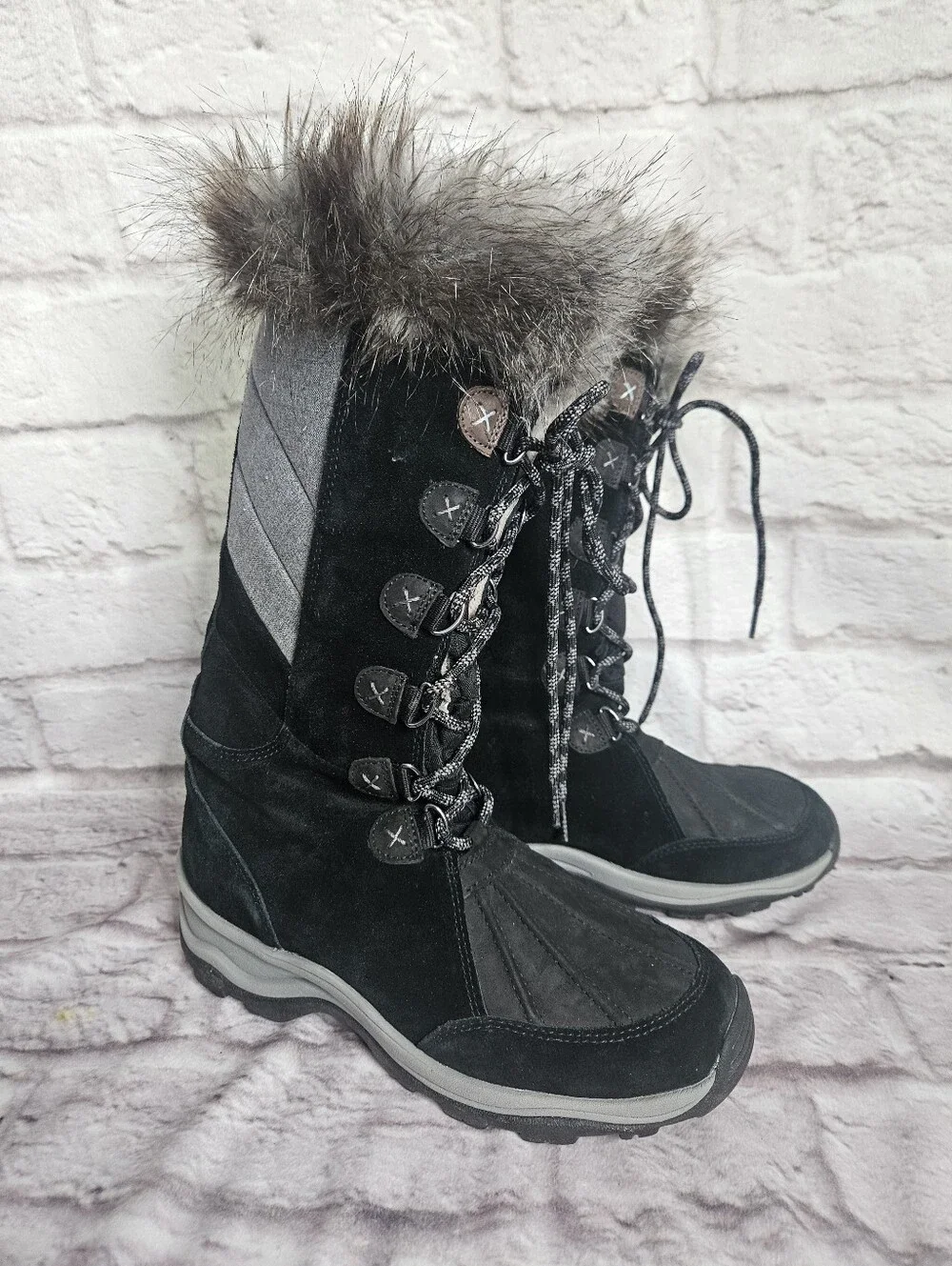 Clarks Winter Waterproof Size 9.5 Snow Boots Winter Waterproof